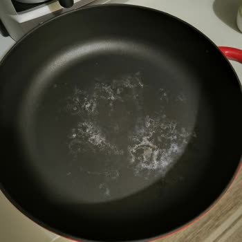 Döküm Tencerenin İlk Yıkamada Bozulması