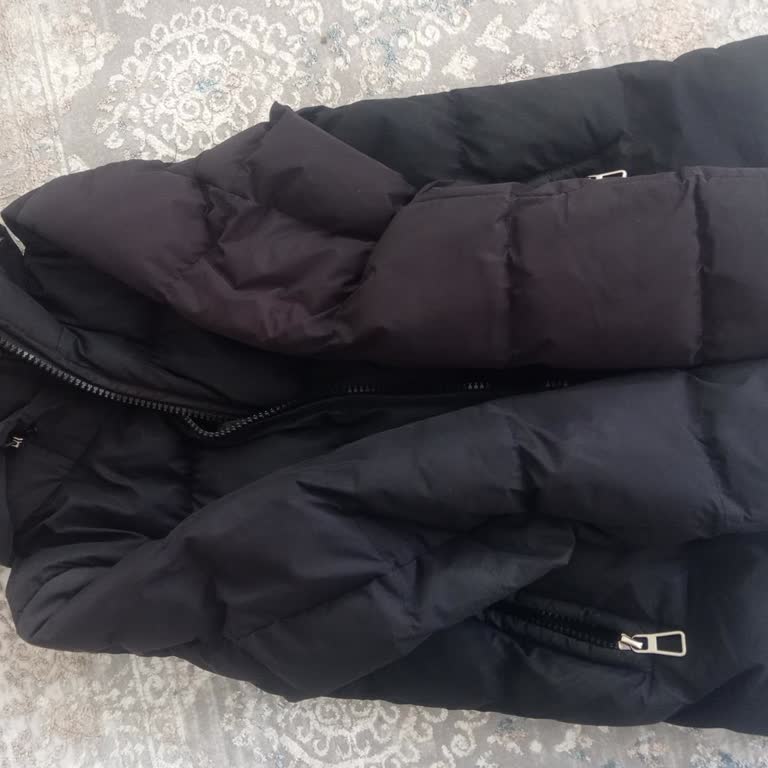 Montta Renk Farklılığı Ve Alaycı Hizmet