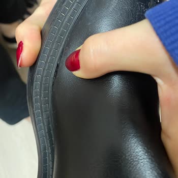 Zara Botlar İlk Gün Dağıldı!