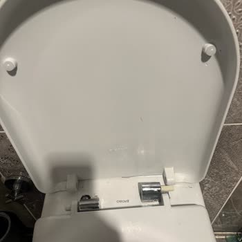 Klozet Kapağı Sorunu Ve İletişim Eksikliği
