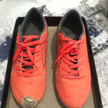 Kinetix Ayakkabıda 2 Ayda Yırtılma Ve FLO'nun Klasik Cevabı