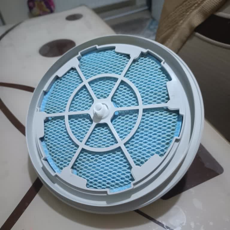 Daikin MCK55 Causes Odor and Nausea Despite Cleaning and Poor Humidification