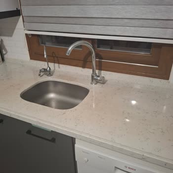 Coante Quartz Tezgahın Beklenmedik Renk Değişimi Ve Yapısal Sorunları