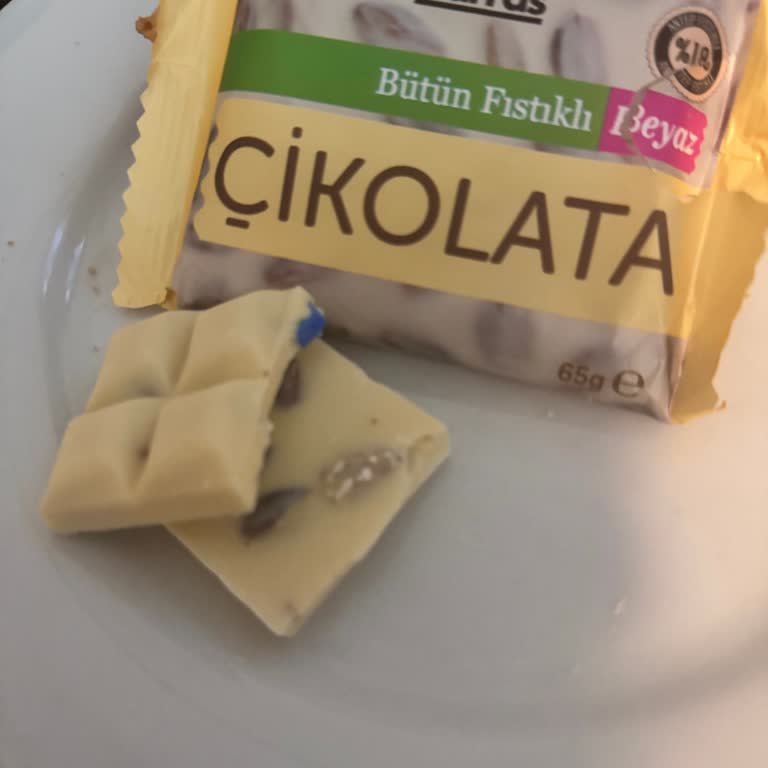 Çikolatadan Çıkan Plastik Şok Etti