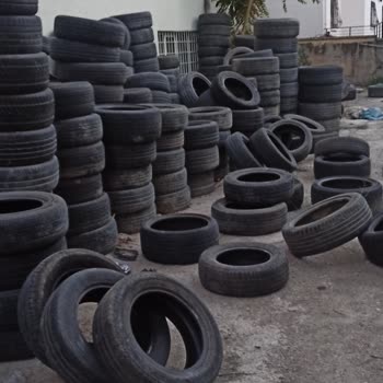 Apartman Garajında Hurda Lastik Sorunu