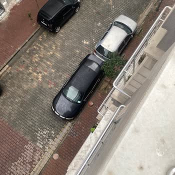 Bahçelievler Belediyesi Eraslan Sokak'taki Park Sorunu Acil Çözüm Bekliyor!