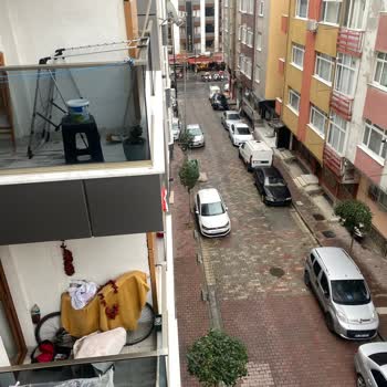 Bahçelievler Belediyesi Eraslan Sokak'taki Park Sorunu Acil Çözüm Bekliyor!