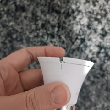 Philips Ampulünde Beklenmedik Çatlama Sorunu