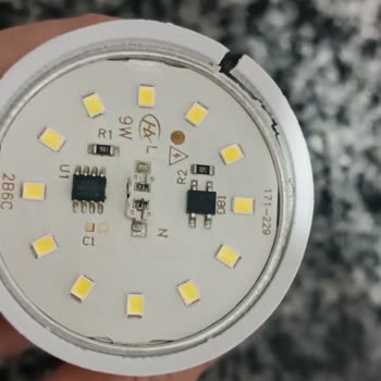 Philips Ampulünde Beklenmedik Çatlama Sorunu