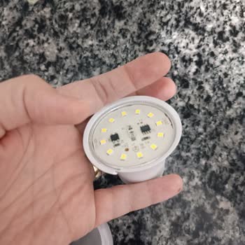 Philips Ampulünde Beklenmedik Çatlama Sorunu