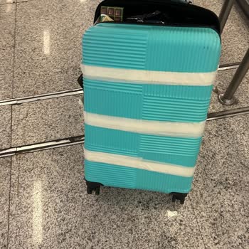 Sunexpress İle Seyahatte Bavul Kabusu: Parçalanan Bavul Ve Kaybolan Eşyalar