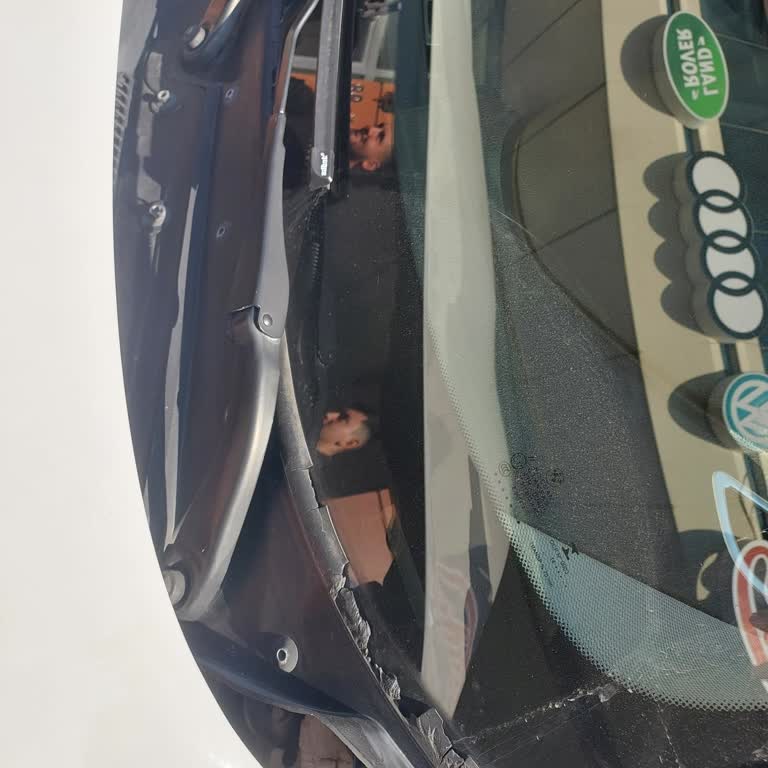 BMW Araçlarda Kronik Ön Cam Fitili Sorunu