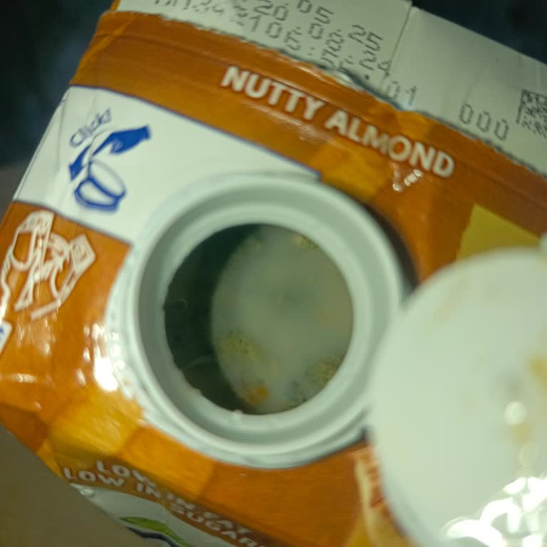 Bozuk Ürün Şoku: Alpro Badem Sütü Küflü Çıktı