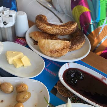 L&E Cafe/Restaurant Kahvaltı Deneyimi Ve Memnuniyetsizlik!