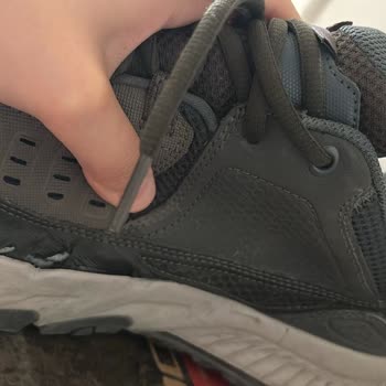 Skechers Ayakkabıda Beklenmedik Yırtılma Sorunu