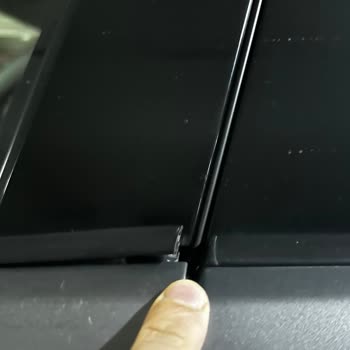 BMW E90: Su Alan Kapaklar Ve Parçalanmış Fitillerle Gelen Hayal Kırıklığı