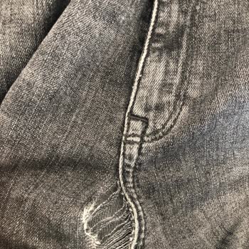 Colin's Pantolon Üretim Hatası Mı?