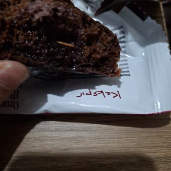 Kek İçinden Çıkan Sivri Çöp Şoku