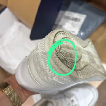Tommy Hilfiger Ayakkabının Tabanı 1 Ayda Nasıl Kopar?