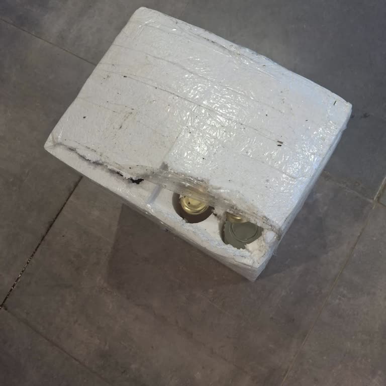 Yurtiçi Kargo Ürünün Kapağı Açık Geldi Ve Mağaza Kapısına Bırakıldı!