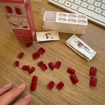 Rossmann Eksik Yapıştırma Tırnaklar Mağduriyet Yarattı!