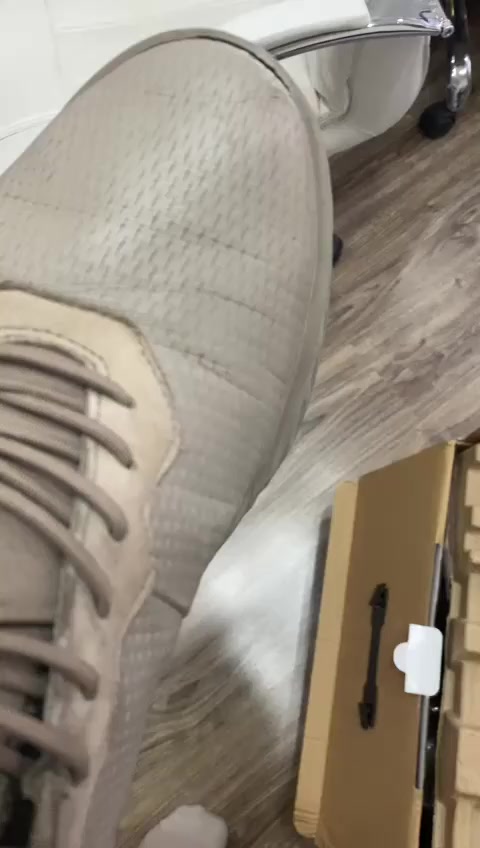 Enttäuschende Materialqualität bei Ecco Schuhen trotz gleicher Modelle Videovorschaubild