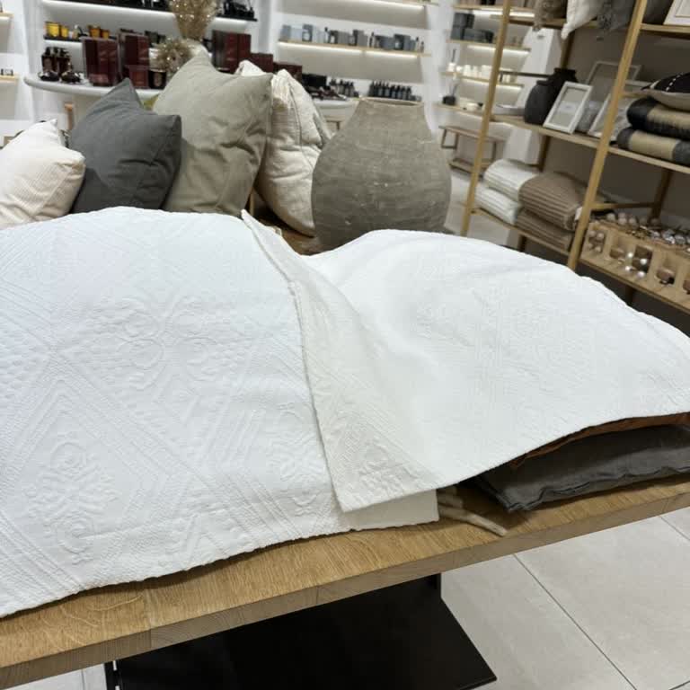 Zara Home Delivered Mismatched Bedding Set, Refused Resolution After 2 Months
