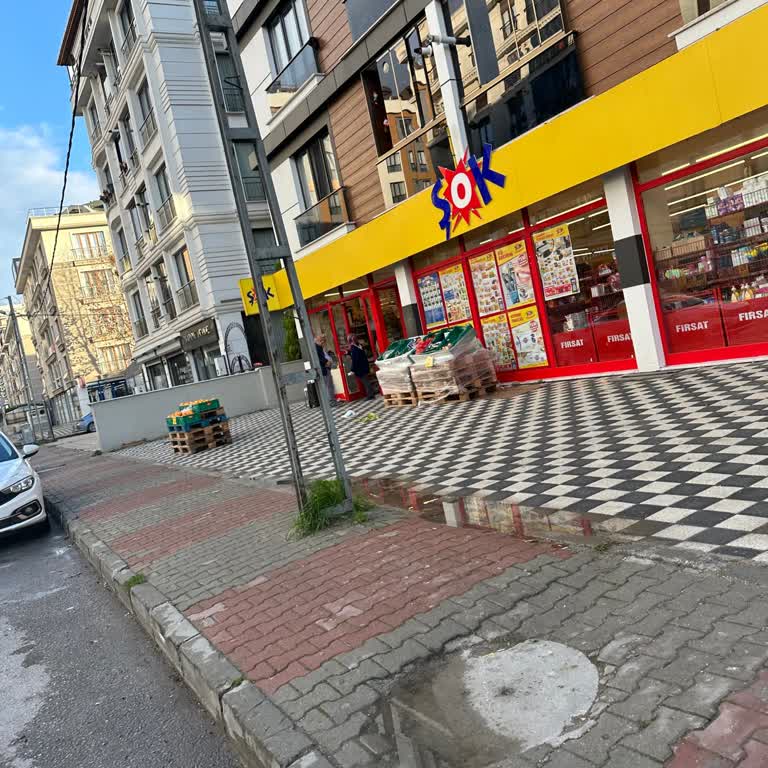 Şok Marketin Saygısız Personeli Ve Çevre Kirliliği Sorunu