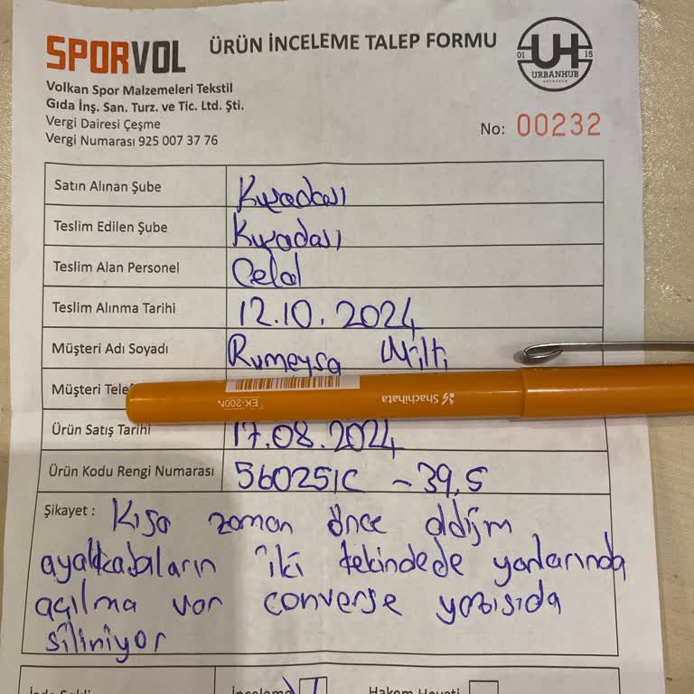 Schlechte Qualität und fehlende Rückmeldung bei Converse-Schuhen enttäuschen