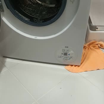 Bosch Çamaşır Makinesi Sorunu: Cam Patladı, Servis Bekleniyor