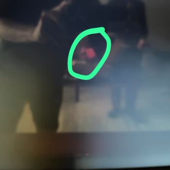 Grundig TV'de Kırmızı/Pembe Lekeler Ve Değişim Sorunu