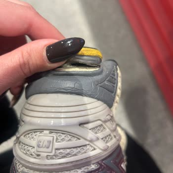 Kuşadası SuperStep Mağazasında Ayakkabı Sorunu Ve İlgisizlik