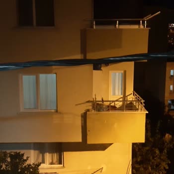 Tehlikeli Elektrik Direği: Acil Önlem Talebi