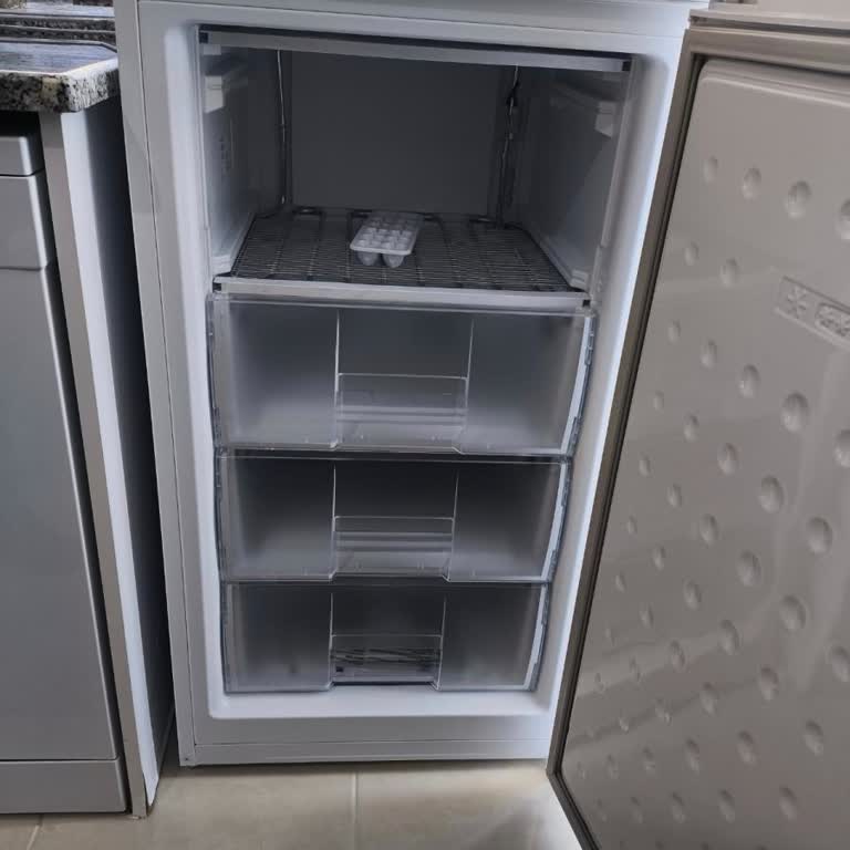 Eksik Parça Nedeniyle Kullanılamayan Derin Dondurucu