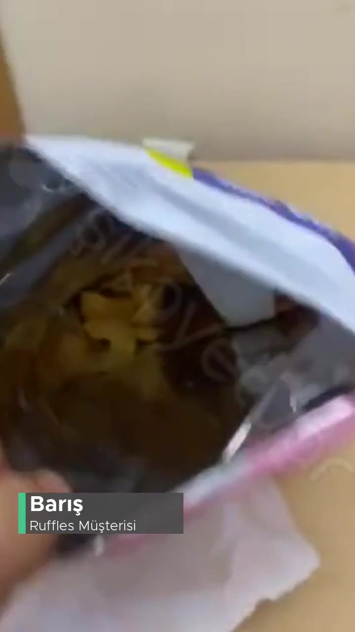 Ruffles Cips Paketinin İçerinden Çıkan Jölemsi Kıvamda Madde! videonun kapak resmi