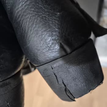 Tergan Botlarda Topuk Çatlaması Ve Müşteri Hizmetleri Hayal Kırıklığı