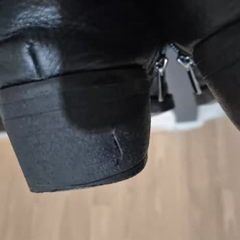 Tergan Botlarda Topuk Çatlaması Ve Müşteri Hizmetleri Hayal Kırıklığı