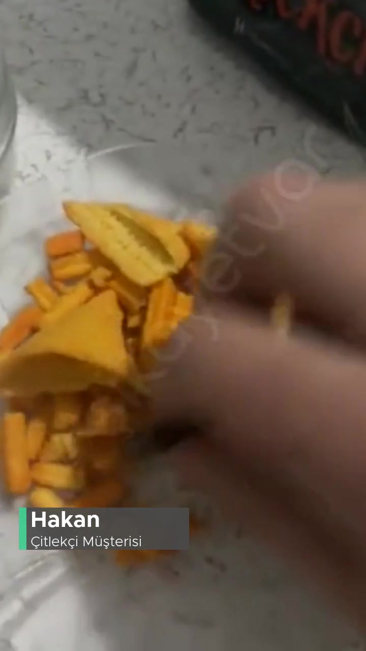Çitlekçi Cipsin İçerisinden İnşaat Demiri Çıktı! videonun kapak resmi