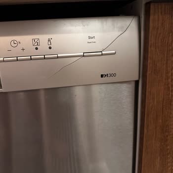 Siemens Bulaşık Makinesi Kapağı Çatladı, Çözüm Bekliyorum