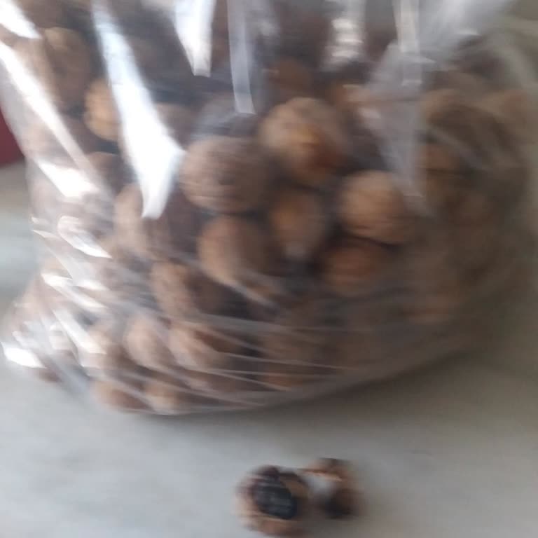 Yanıltıcı Satıcıdan Çürük Ceviz Skandalı