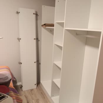 Vivense'den Aldığım Gardırop Hâlâ Kurulmadı