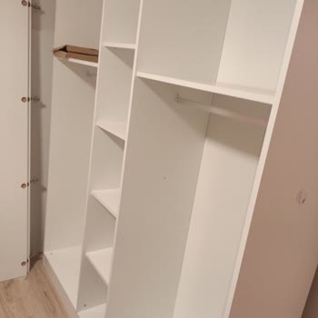 Vivense'den Aldığım Gardırop Hâlâ Kurulmadı