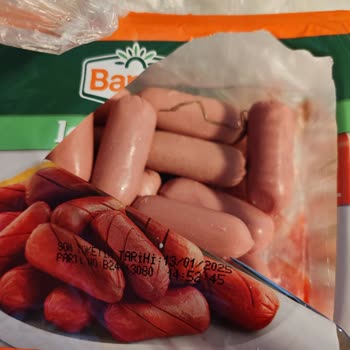 Banvit Piliç Sosisin İçinden Çıkan Garip Madde