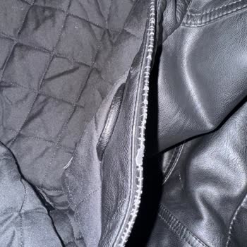 Deri Ceket Kalitesizliği: Kullanılmadan Eskidi!