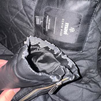 Deri Ceket Kalitesizliği: Kullanılmadan Eskidi!