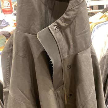 Edirne Colin's Mağazasından Alınan Montun Defolu Çıkması Ve Yetersiz Müşteri Hizmetleri