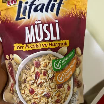 Küflü Hurma Ve Yer Fıstıklı Müsli Şoku