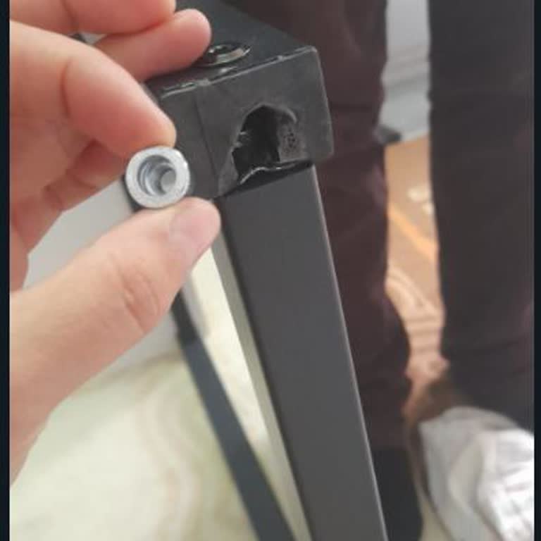 Eksik Ve Kırık Parçalarla Gelen Masa Mağduriyeti