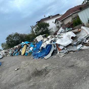 Belediyenin İlgisizliği Ve Çöplük İçinde Büyüyen Çocuklar