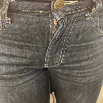 Pantolonun Hatalı Düğme Ve Fermuar Sorunu